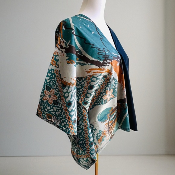 0133B / Petite Style Top, Batik Pattern Cropped Kaftan - Picture 5 of 8